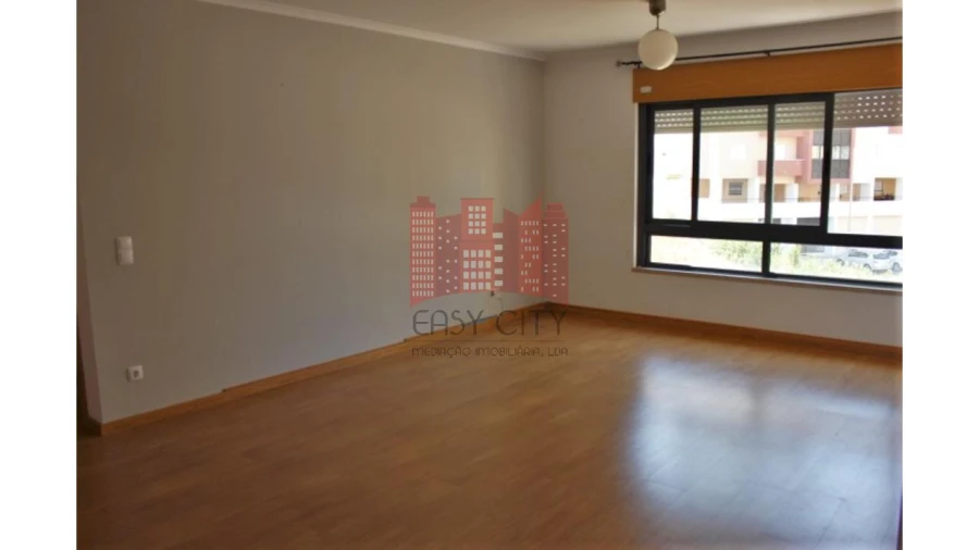Apartamento T2 para Arrendamento em Loures Foto 18