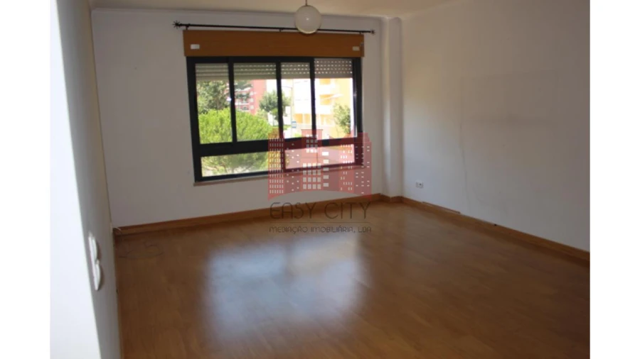 Apartamento T2 para Arrendamento em Loures Foto 19