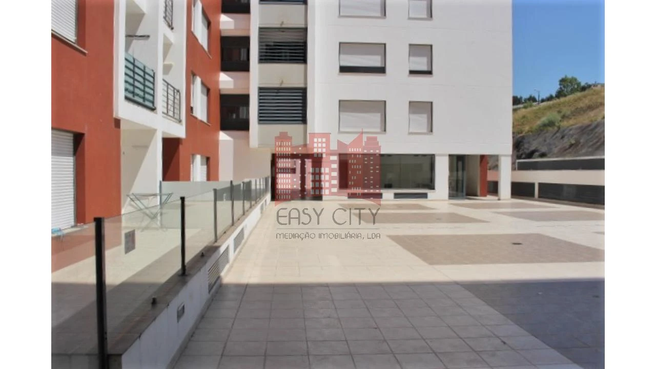 Apartamento T2 para Arrendamento em Loures Foto 6