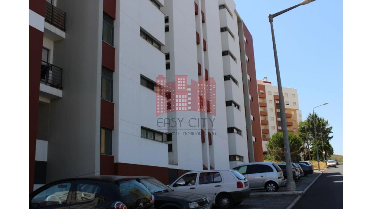 Apartamento T2 para Arrendamento em Loures Foto 11