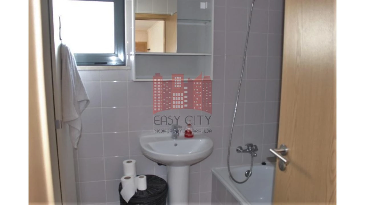 Apartamento T2 para Arrendamento em Loures Foto 14