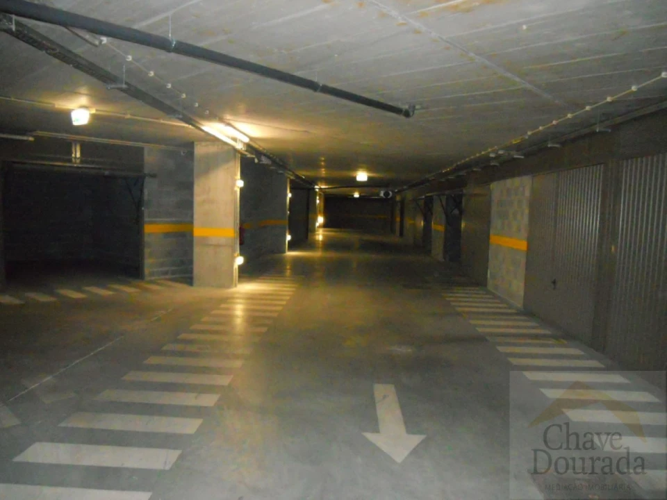 Apartamento T1 para Arrendamento em Santo Antonio dos Olivais Foto 15