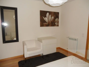 Apartamento T1 para Arrendamento em Santo Antonio dos Olivais