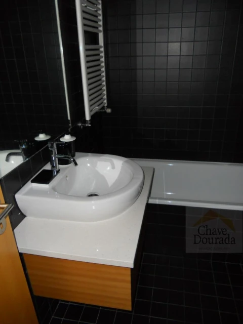 Apartamento T1 para Arrendamento em Santo Antonio dos Olivais