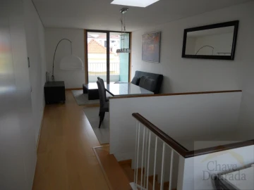 Apartamento T1 para Arrendamento em Santo Antonio dos Olivais