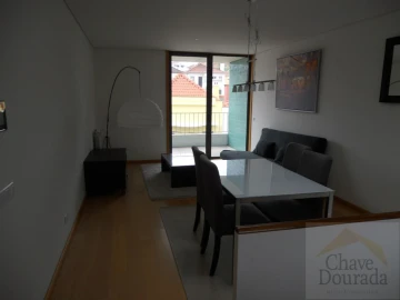 Apartamento T1 para Arrendamento em Santo Antonio dos Olivais