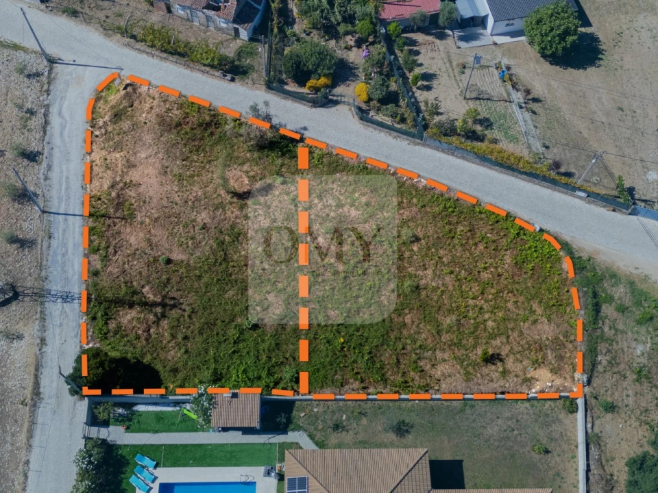 Terreno para Venda em Folhadela Foto 1