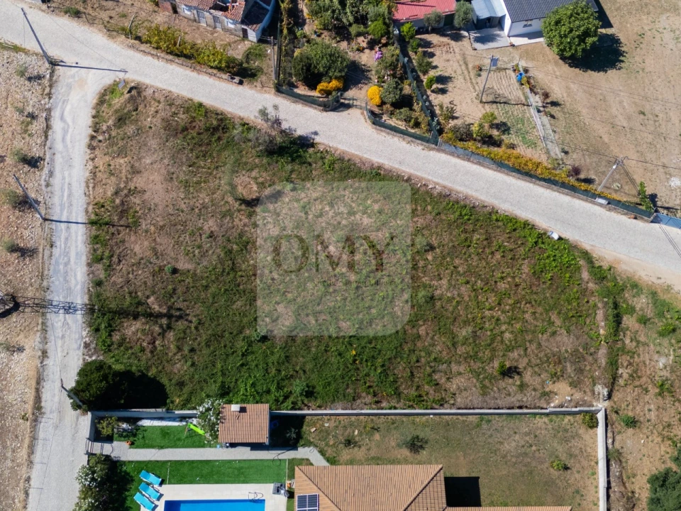 Terreno para Venda em Folhadela Foto 2