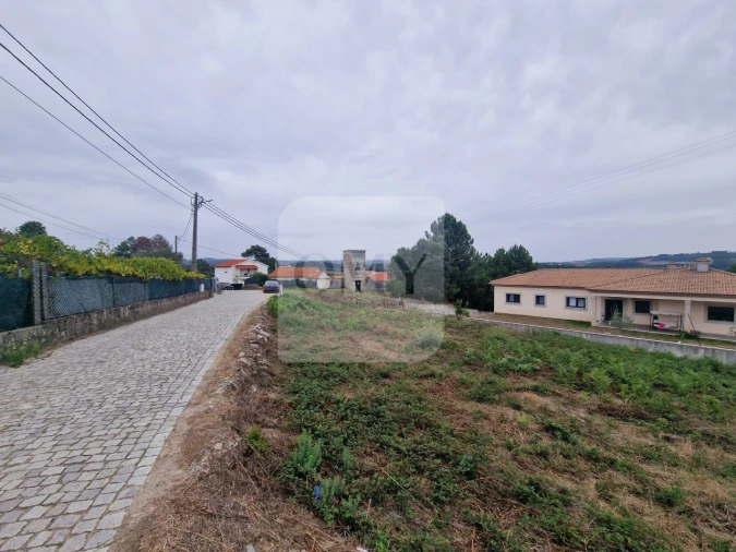 Terreno para Venda em Folhadela Foto 2