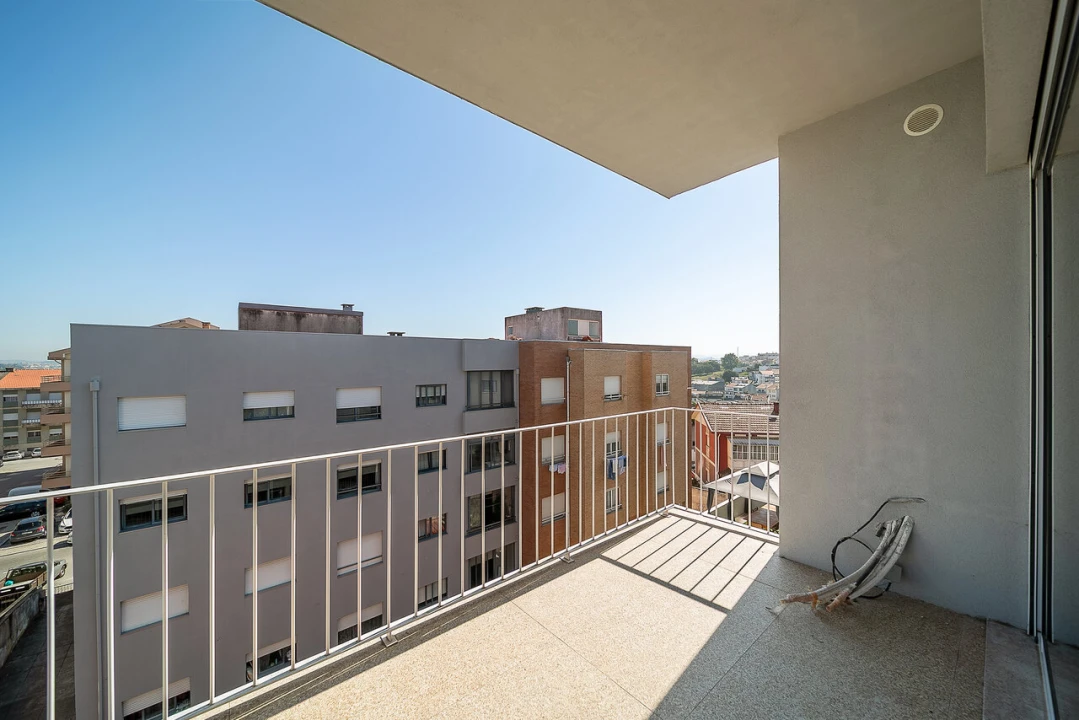 Apartamento T1 para Venda em Oliveira do Douro Foto 7