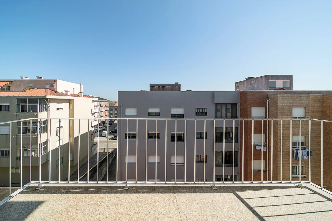 Apartamento T1 para Venda em Oliveira do Douro Foto 8