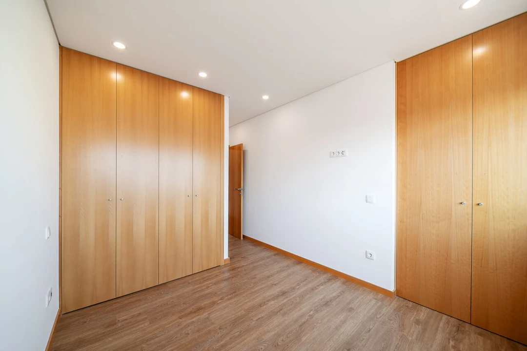 Apartamento T1 para Venda em Oliveira do Douro Foto 21