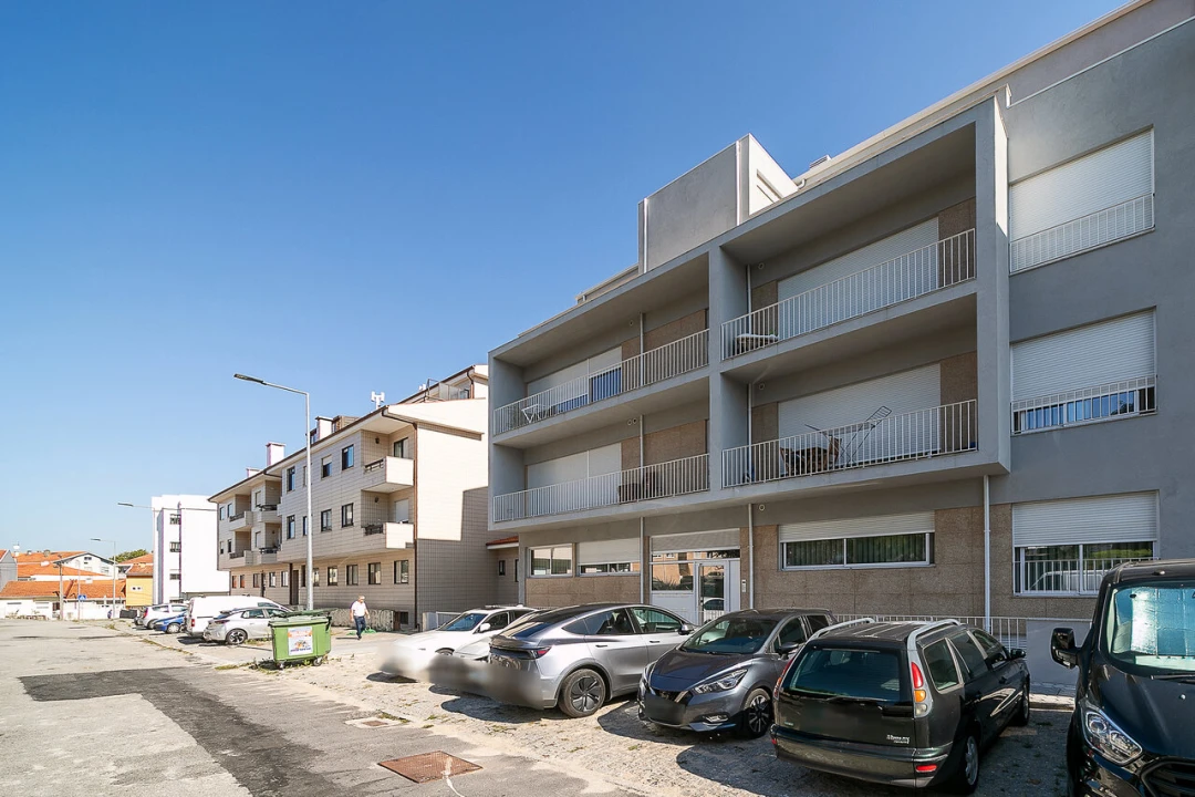 Apartamento T1 para Venda em Oliveira do Douro Foto 31