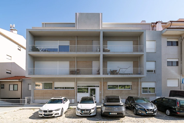 Apartamento T1 para Venda em Oliveira do Douro Foto 30