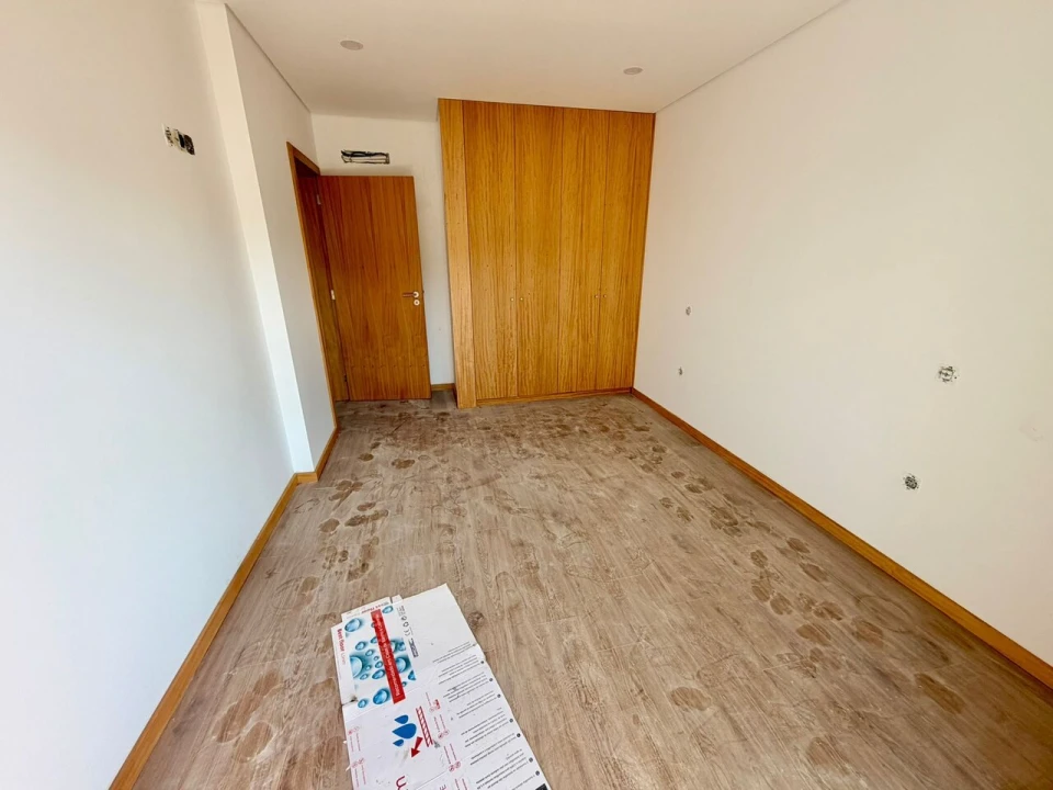 Apartamento T2 para Venda em Nogueira da Regedoura Foto 16