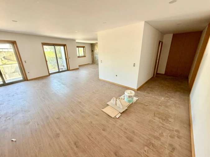 Apartamento T3 para Venda em Nogueira da Regedoura Foto 11