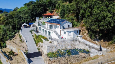 Moradia T4 para Venda em Santa Cruz do Douro e São Tomé de Covelas