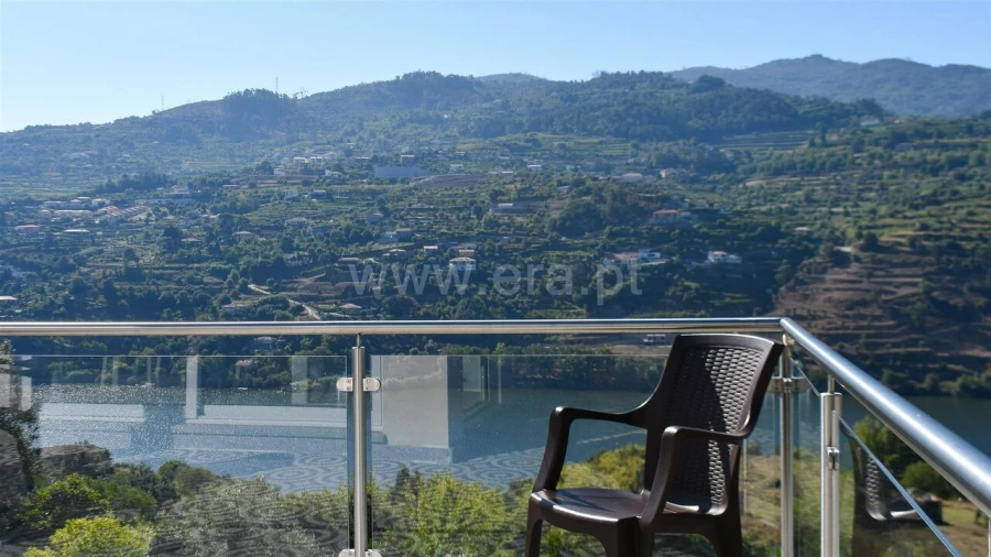Moradia T4 para Venda em Santa Cruz do Douro e São Tomé de Covelas Foto 13