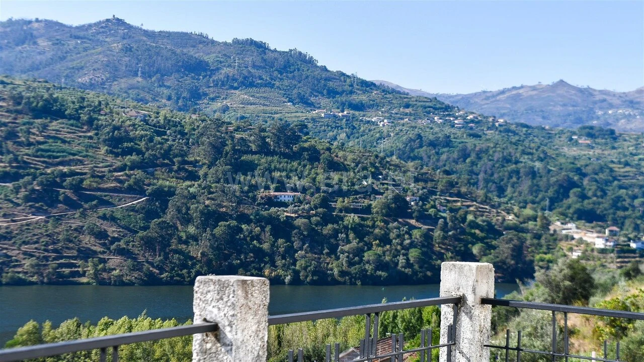 Moradia T4 para Venda em Santa Cruz do Douro e São Tomé de Covelas Foto 12