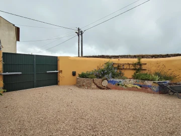 Moradia T3 para Venda em Pussos São Pedro