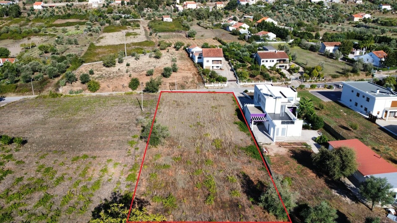 Terreno para Venda em Areias e Pias Foto 1