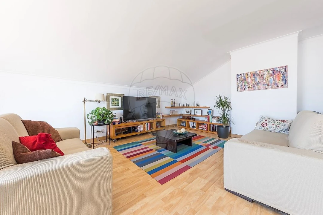 Apartamento T2 para Venda em Carcavelos e Parede Foto 14