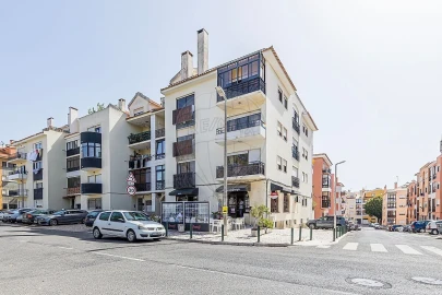 Apartamento T2 para Venda em Carcavelos e Parede