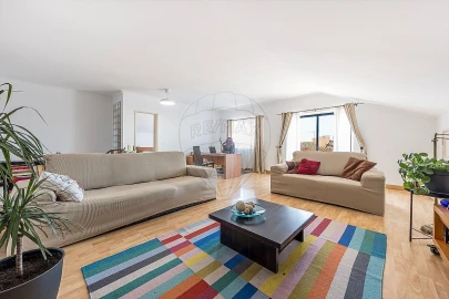 Apartamento T2 para Venda em Carcavelos e Parede