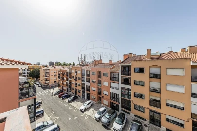Apartamento T2 para Venda em Carcavelos e Parede