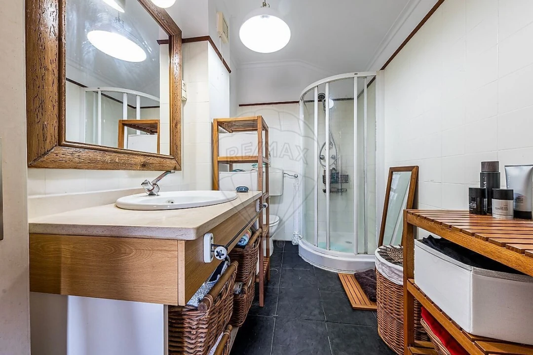 Apartamento T2 para Venda em Carcavelos e Parede Foto 2