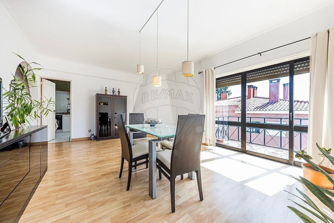 Apartamento T2 para Venda em Carcavelos e Parede Foto 12
