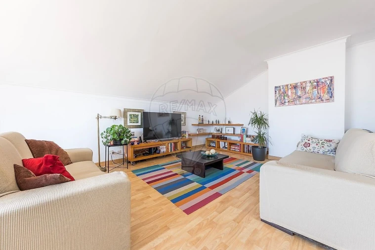 Apartamento T2 para Venda em Carcavelos e Parede Foto 14