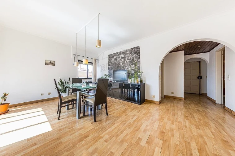 Apartamento T2 para Venda em Carcavelos e Parede Foto 15