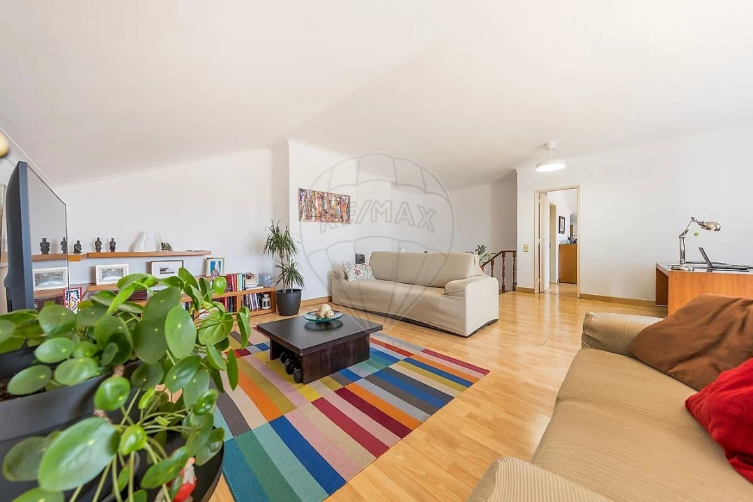Apartamento T2 para Venda em Carcavelos e Parede Foto 1