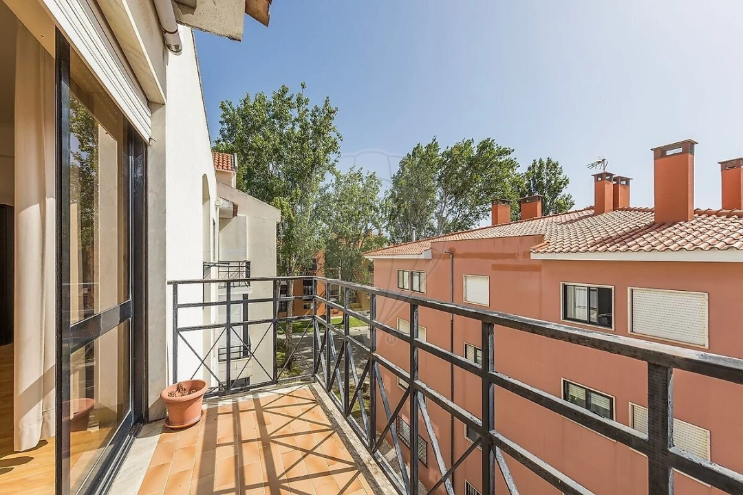 Apartamento T2 para Venda em Carcavelos e Parede Foto 21