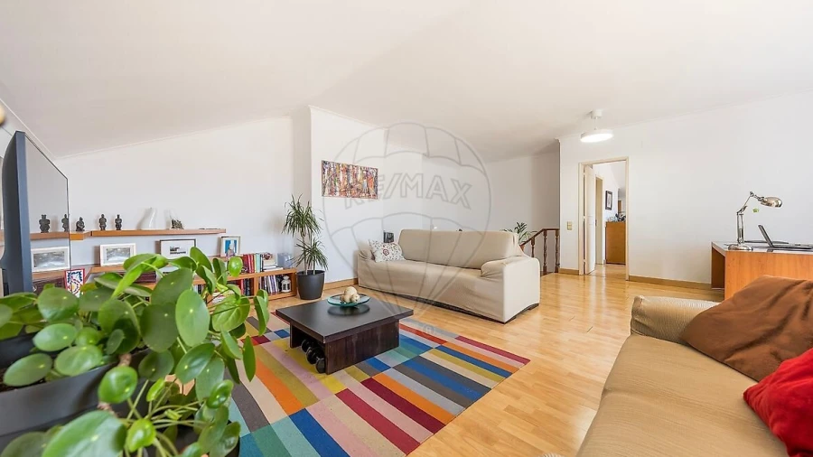 Apartamento T2 para Venda em Carcavelos e Parede