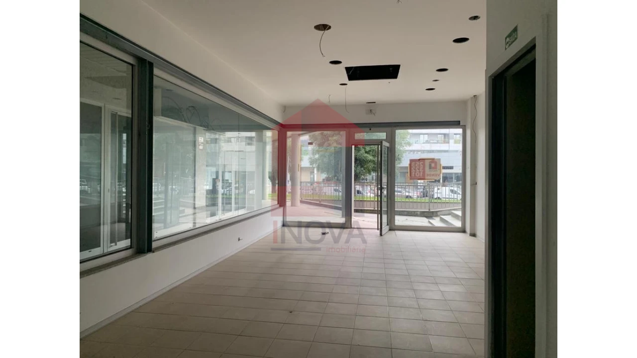 Loja para Venda em Vila Verde e Barbudo Foto 1