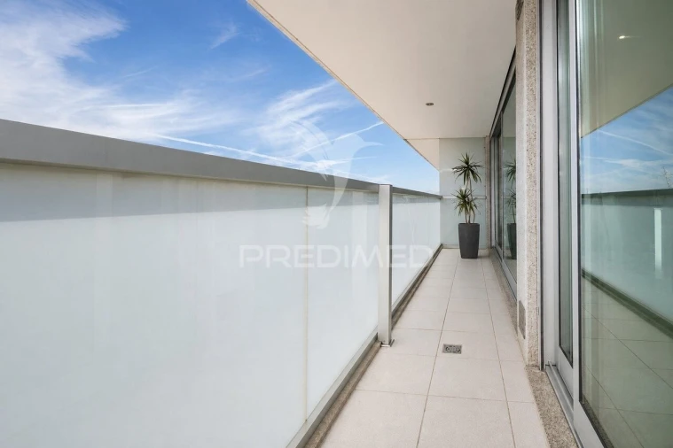 Apartamento T3 para Venda em Serzedelo Foto 15