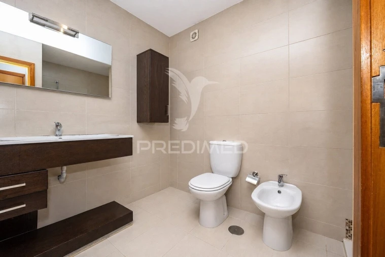 Apartamento T3 para Venda em Serzedelo Foto 19