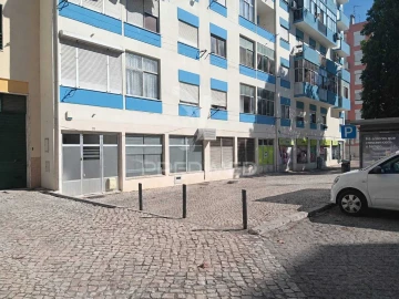 Loja para Venda em Setubal (São Sebastião)