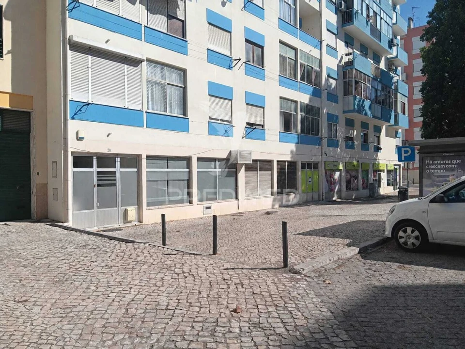 Loja para Venda em Setubal (São Sebastião) Foto 2