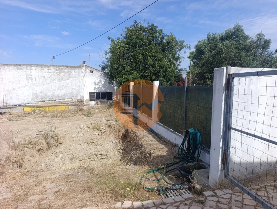 Terreno para Venda em Santa Barbara de Nexe Foto 1