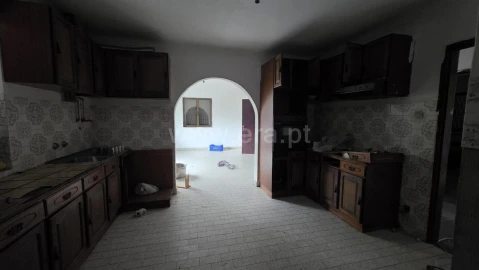 Moradia T4 para Venda em Fatela