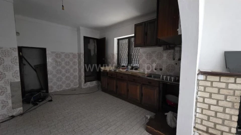 Moradia T4 para Venda em Fatela