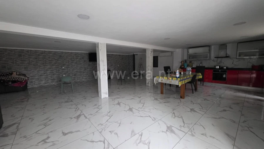 Moradia T4 para Venda em Fatela Foto 7