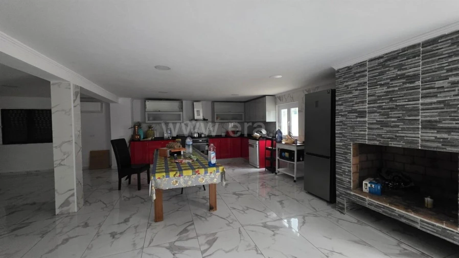 Moradia T4 para Venda em Fatela Foto 5