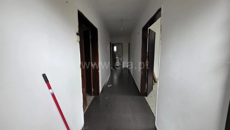Moradia T4 para Venda em Fatela Foto 12