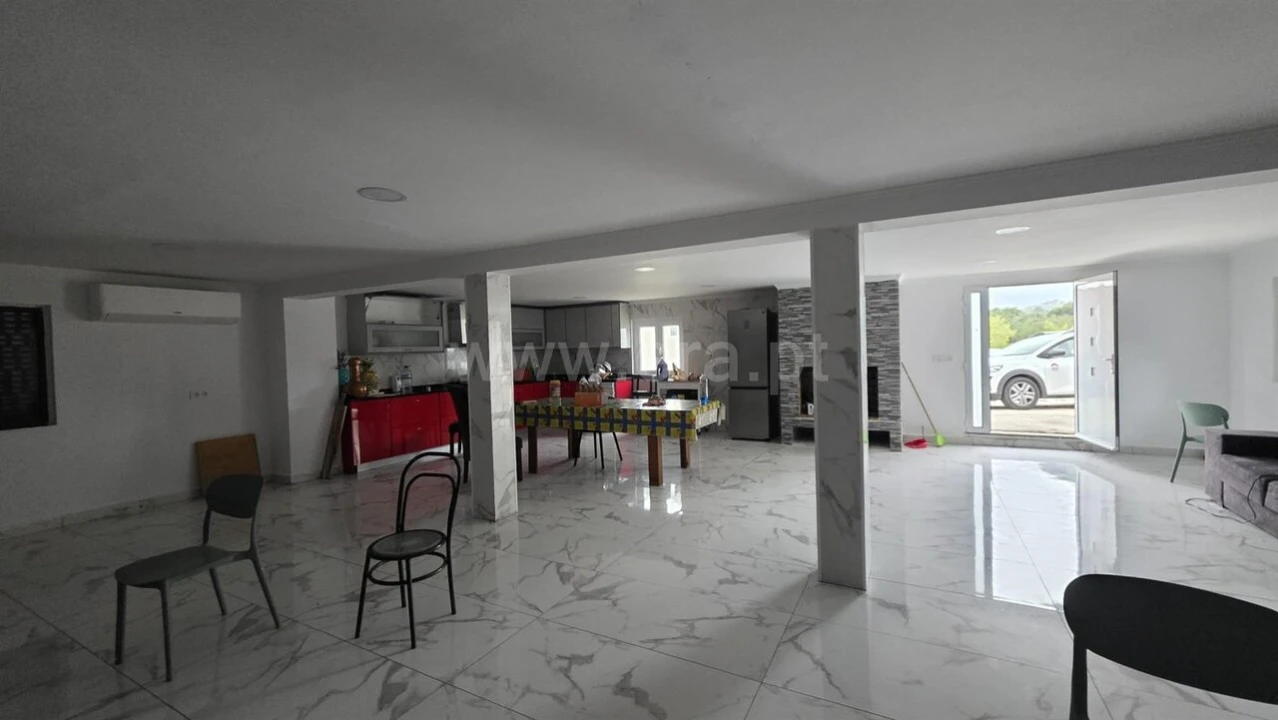 Moradia T4 para Venda em Fatela Foto 6