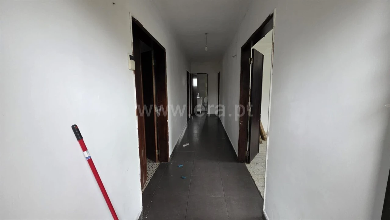 Moradia T4 para Venda em Fatela Foto 12