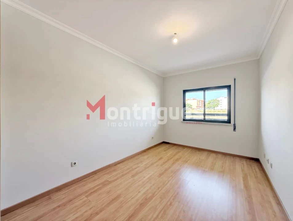 Apartamento T3 para Venda em Pinhal Novo Foto 14